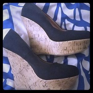Black Corkscrew Wedges